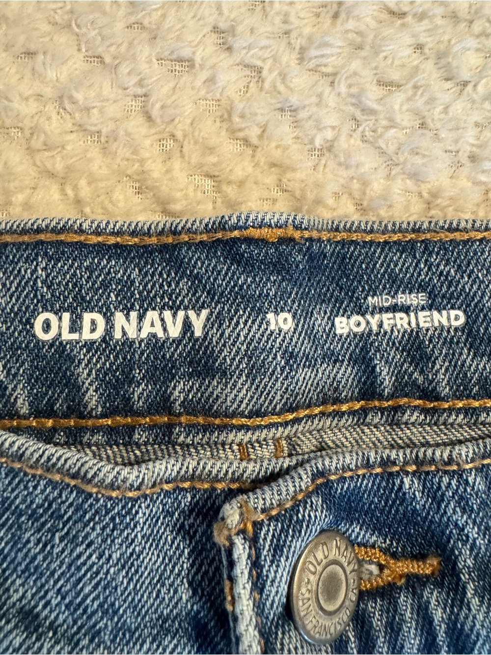 Old Navy | “Mid-Rise Boyfriend Cut-Off Jean Shorts - 5-inch inseam” | Light Wash - Picture 3 of 5
